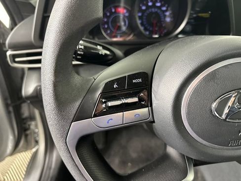 Used 2023 Hyundai Elantra SEL image 15