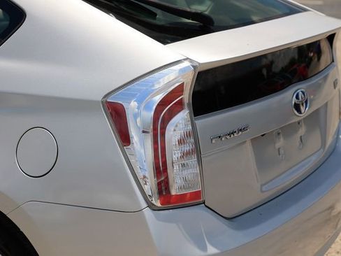 Used 2015 Toyota Prius Four image 32