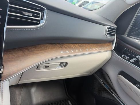 Used 2023 Jeep Grand Wagoneer Series II AWD/4WD image 19