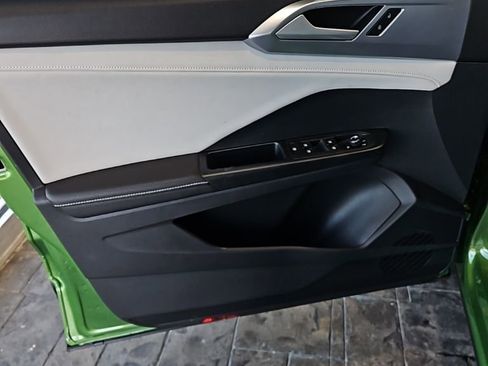 New 2026 Volkswagen Taos SE image 25