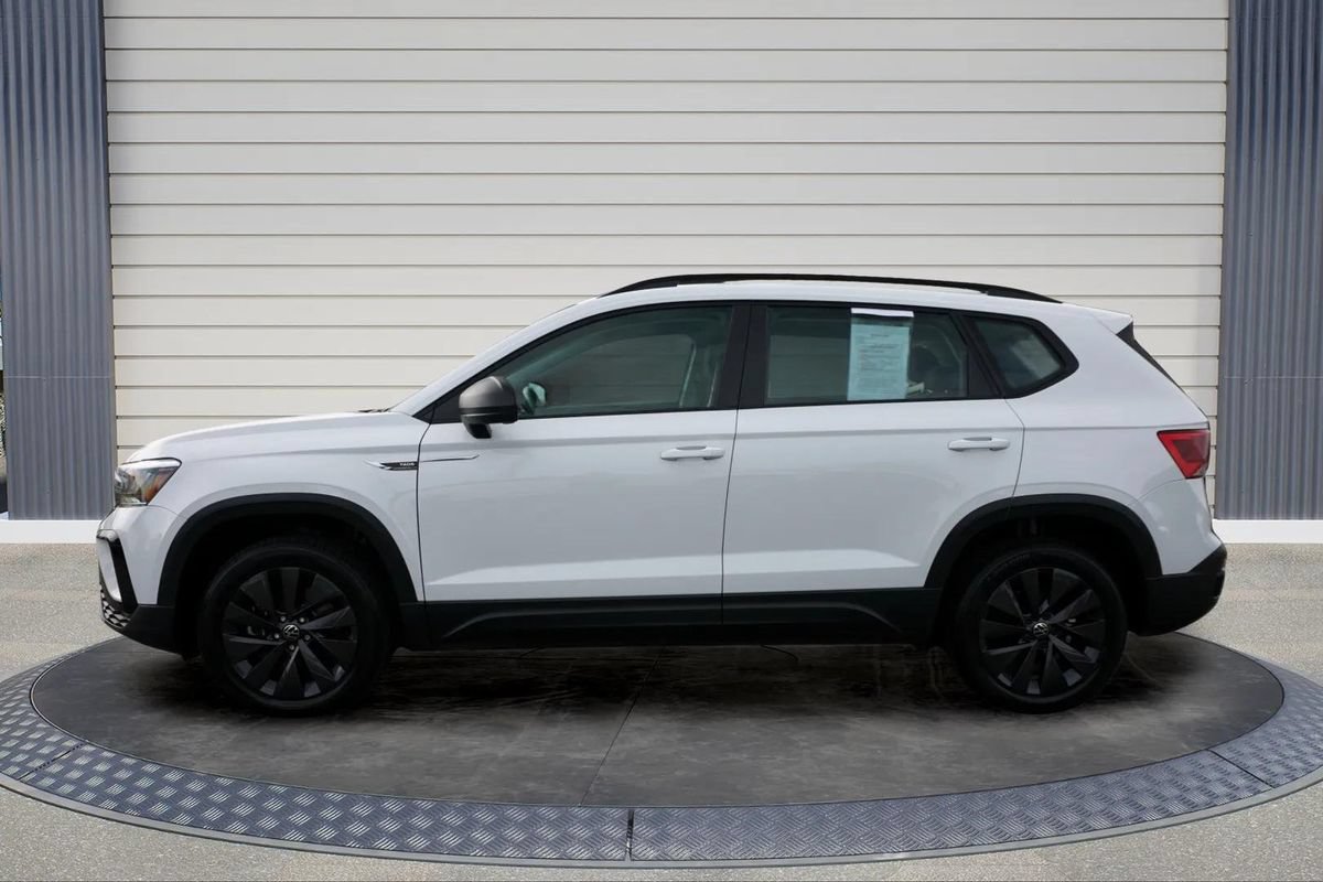 Used 2024 Volkswagen Taos S FWD image 4