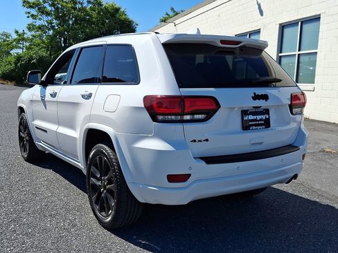 Used 2021 Jeep Grand Cherokee Laredo X AWD/4WD image 7
