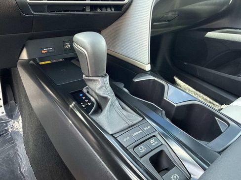 Used 2026 Toyota Camry SE FWD image 27
