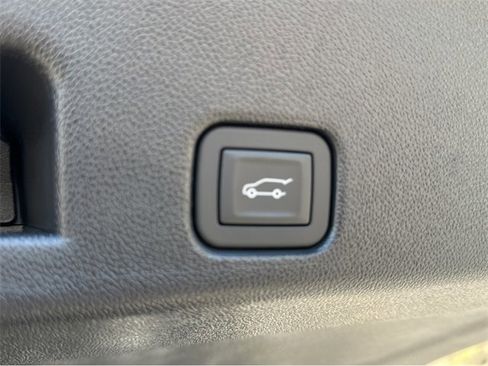 New 2025 GMC Acadia Denali w/ Super Cruise Package image 33