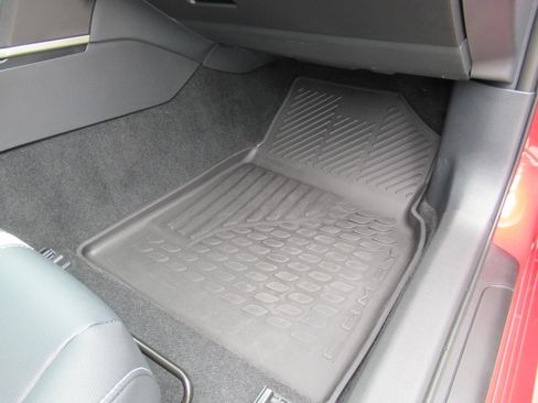 Used 2026 Toyota Camry Hybrid FWD image 30