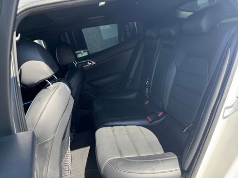 Used 2018 Kia Stinger GT2 RWD image 29