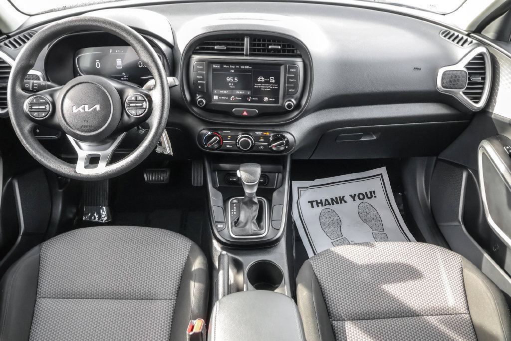 Used 2024 Kia Soul LX w/ Option Group 015 FWD image 28