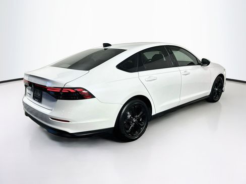 Used 2025 Honda Accord SE image 9