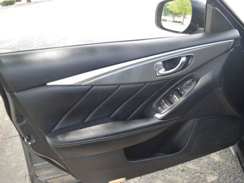 Used 2015 INFINITI Q50 w/ Moonroof Package RWD image 11