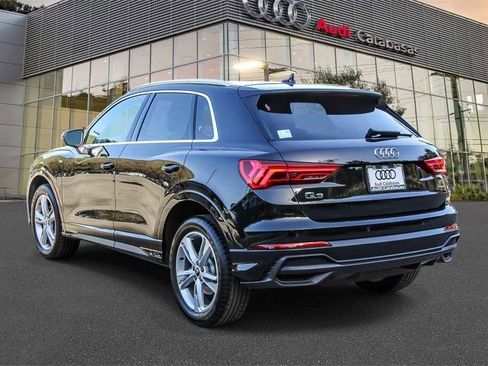 Used 2022 Audi Q3 2.0T Premium w/ Convenience Package image 2