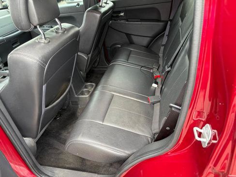Used 2012 Jeep Liberty Sport AWD/4WD image 13