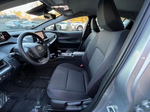 Used 2025 Toyota Prius LE image 28