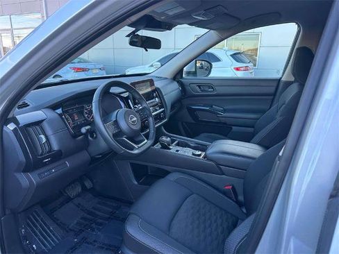 Certified 2024 Nissan Pathfinder SV image 16
