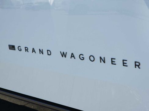 New 2026 Jeep Grand Wagoneer L Limited AWD/4WD image 11