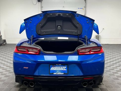 Used 2018 Chevrolet Camaro SS RWD image 10