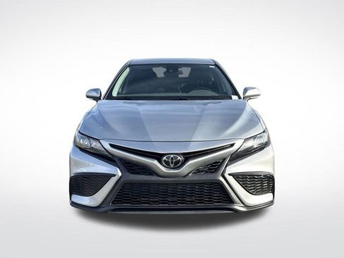 Used 2024 Toyota Camry SE image 10