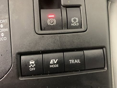 Used 2022 Toyota Highlander XLE AWD/4WD image 26