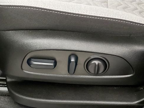 Used 2024 Chevrolet Equinox LS w/ LS Convenience Package image 15