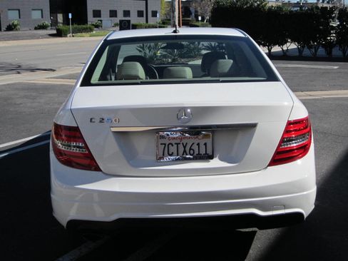Used 2014 Mercedes-Benz C 250 Sedan image 5