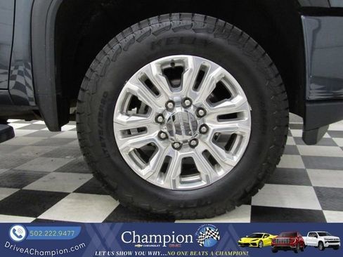 Used 2020 GMC Sierra 2500 Denali w/ Denali Ultimate Package AWD/4WD image 3