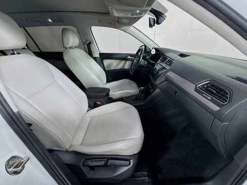 Used 2019 Volkswagen Tiguan SEL FWD image 36