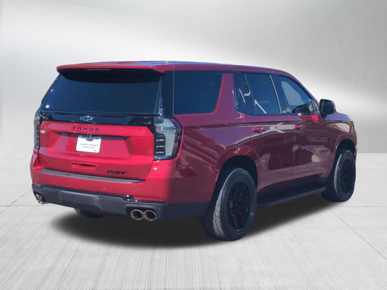 Used 2025 Chevrolet Tahoe RST w/ RST Performance Edition AWD/4WD image 5