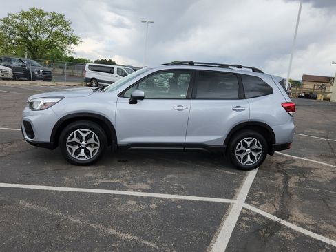Used 2019 Subaru Forester Premium AWD/4WD image 7