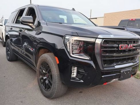 Used 2023 GMC Yukon AT4 w/ AT4 Premium Package AWD/4WD image 7