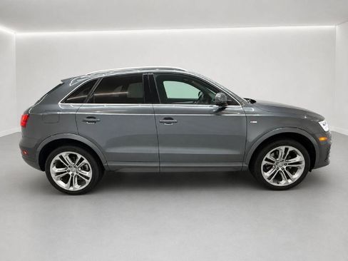 Used 2018 Audi Q3 2.0T Premium Plus w/ Premium Plus Package AWD/4WD image 2