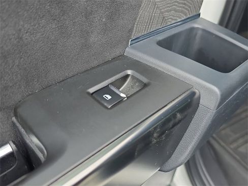 Used 2024 Ford F250 Platinum w/ FX4 Off-Road Package image 9