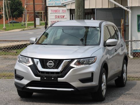 Used 2018 Nissan Rogue S AWD/4WD image 3