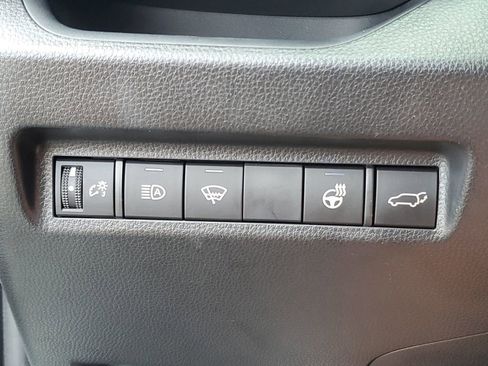 Used 2022 Toyota RAV4 XLE Premium AWD/4WD image 21