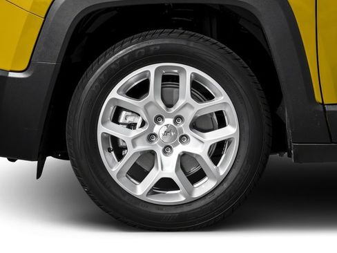 Used 2016 Jeep Renegade Latitude AWD/4WD image 13
