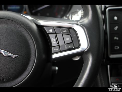 Used 2018 Jaguar F-PACE S image 18