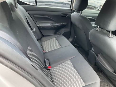 Used 2020 Nissan Versa S FWD image 7