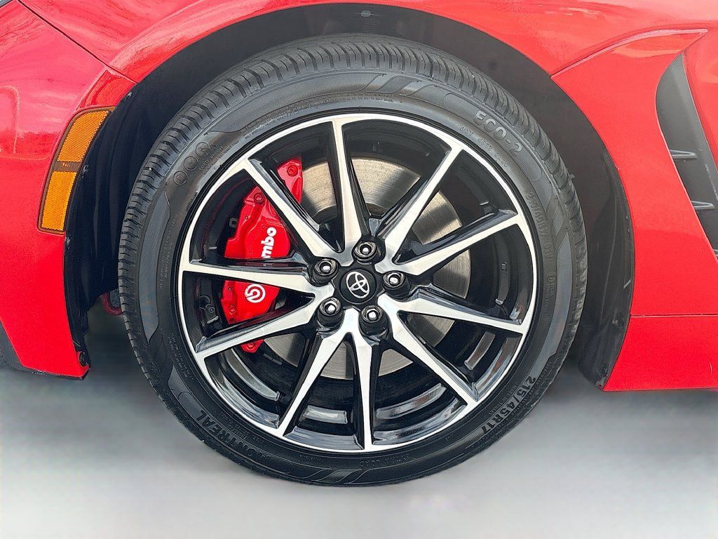 Used 2025 Toyota GR86 Premium w/ Performance Package RWD image 29