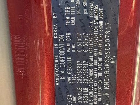 Certified 2025 Kia Carnival FWD image 15