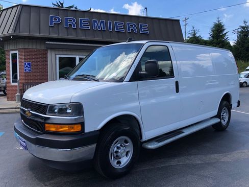 Used 2024 Chevrolet Express 2500 w/ Driver Convenience Package RWD image 10