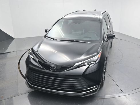 New 2026 Toyota Sienna Platinum image 63