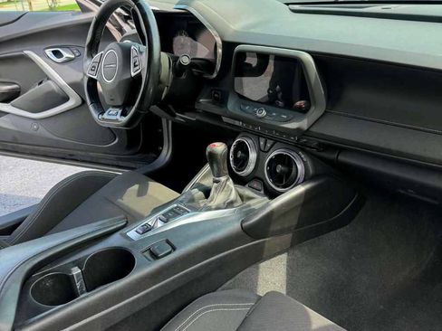 Used 2016 Chevrolet Camaro SS RWD image 12