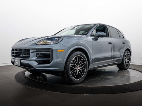 Certified 2026 Porsche Cayenne AWD/4WD image 1