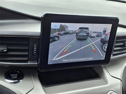 Used 2023 Ford Explorer XLT w/ Equipment Group 202A image 22