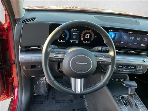 Used 2025 Hyundai Kona SEL image 11