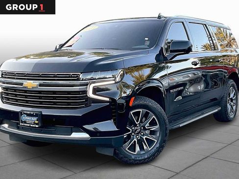 Used 2023 Chevrolet Suburban LT image 1