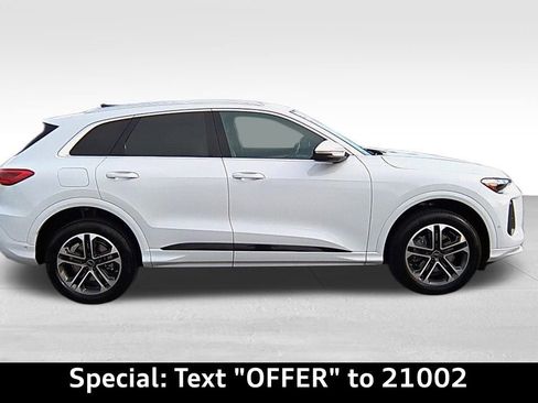 Certified 2025 Audi Q5 Premium Plus w/ Premium Plus image 38