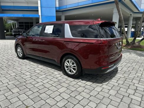 Used 2024 Kia Carnival LX FWD image 15