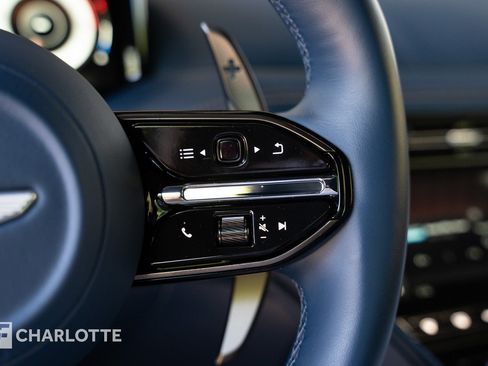 Used 2025 Aston Martin DB12 Coupe RWD image 26