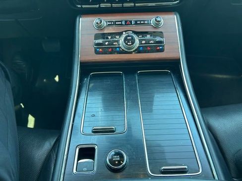Used 2022 Lincoln Aviator Reserve w/ Equipment Group 201A AWD/4WD image 17