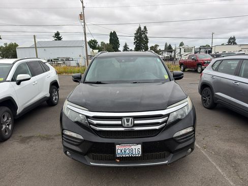 Used 2017 Honda Pilot Elite image 2