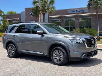 Used 2025 Nissan Pathfinder SV